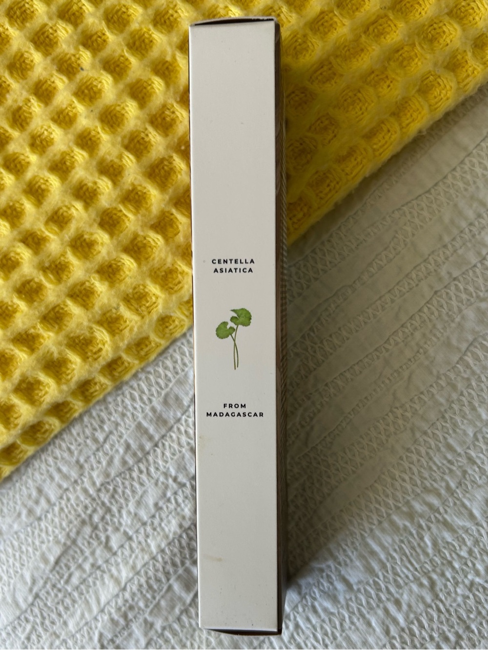 SKIN1004 Madagascar Centella Bakuchiol Eye Cream - Picture 4 of 4